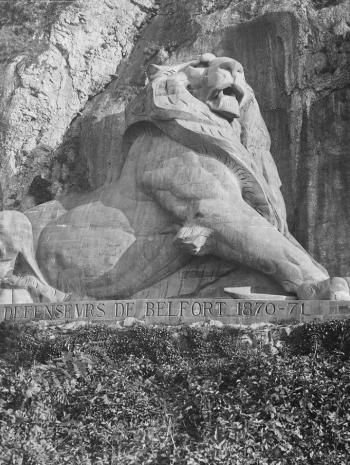 Agence Rol, Le Lion de Belfort. Octobre 1920, photographie (négatif sur verre), 13 × 18 cm. Paris, Bibliothèque nationale de France